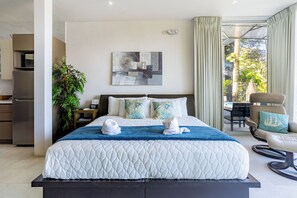 Iron/ironing board, internet, bed sheets, wheelchair access - Suite 1  Ocean Jungle Pool View Hotel VOS (Manuel Antonio)