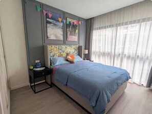 Internet, roba de llit i habitacions accessibles amb cadira de rodes 