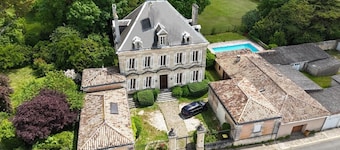 Clos Peyredoulle: 4-star hotel with a pool, billiards, and grounds