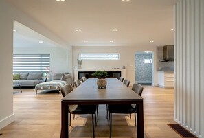 Unclassified image, 5 of 48, button - Cute Modern Style Beach Close Cottage in Leamington, Ontario (Leamington)