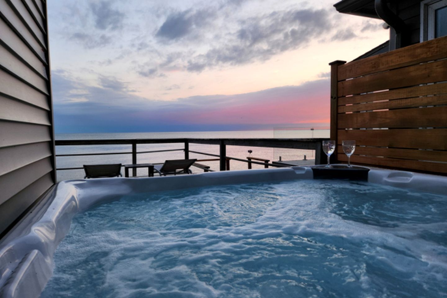 Outdoor spa tub