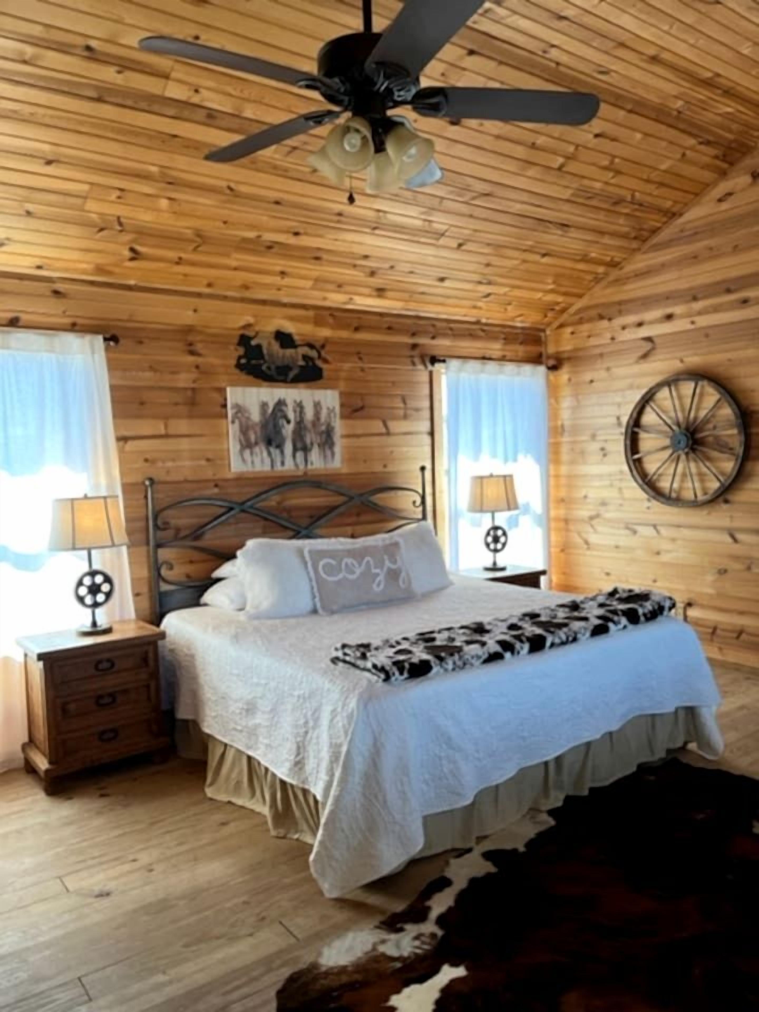 1 bedroom, desk, iron/ironing board, WiFi