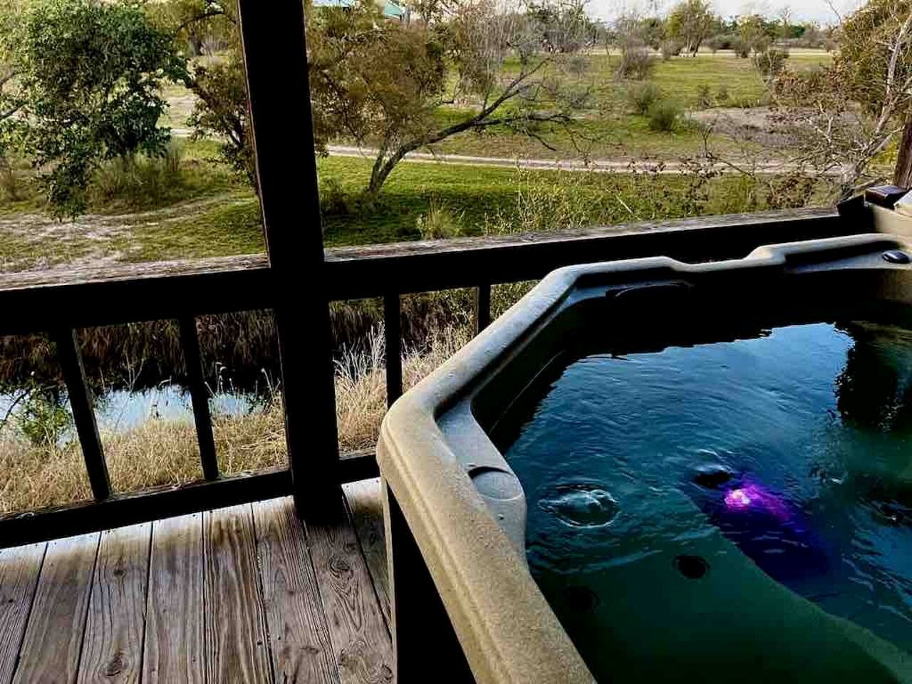 Outdoor spa tub