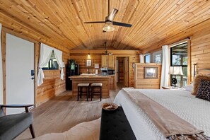 1 chambre, bureau, fer et planche à repasser, Wi-Fi