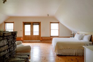 3 chambres, bureau, Wi-Fi, literie fournie