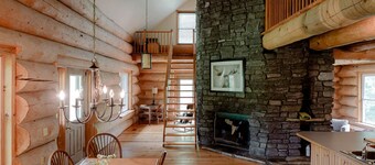 Beautiful Spacious Log Cabin Surrounded by Nature for a Peaceful Family Vacation in Prince Edward, Ontario
