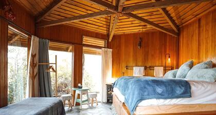 Magical Queenstown Cabin with Lake Views