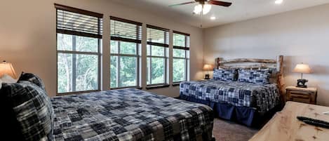 8 bedrooms, desk, iron/ironing board, WiFi