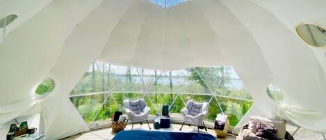 1 habitación y ropa de cama