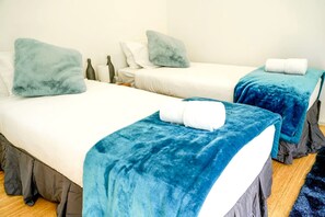 Spa - Gorgeous Queenstown Retreat Above Lake Wakatipu (Queenstown)