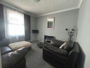 Living area - Cosy, spacious apartment central to the beautiful countryside of Carmarthenshire (Llanelli)