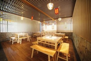 Restaurant - Saihanba Saihan Lake Hotel (Weichang)