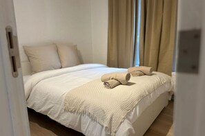 1 bedroom, iron/ironing board, free WiFi, bed sheets - Stylish 1BR with Living Room in Ghent Center (Ghent)