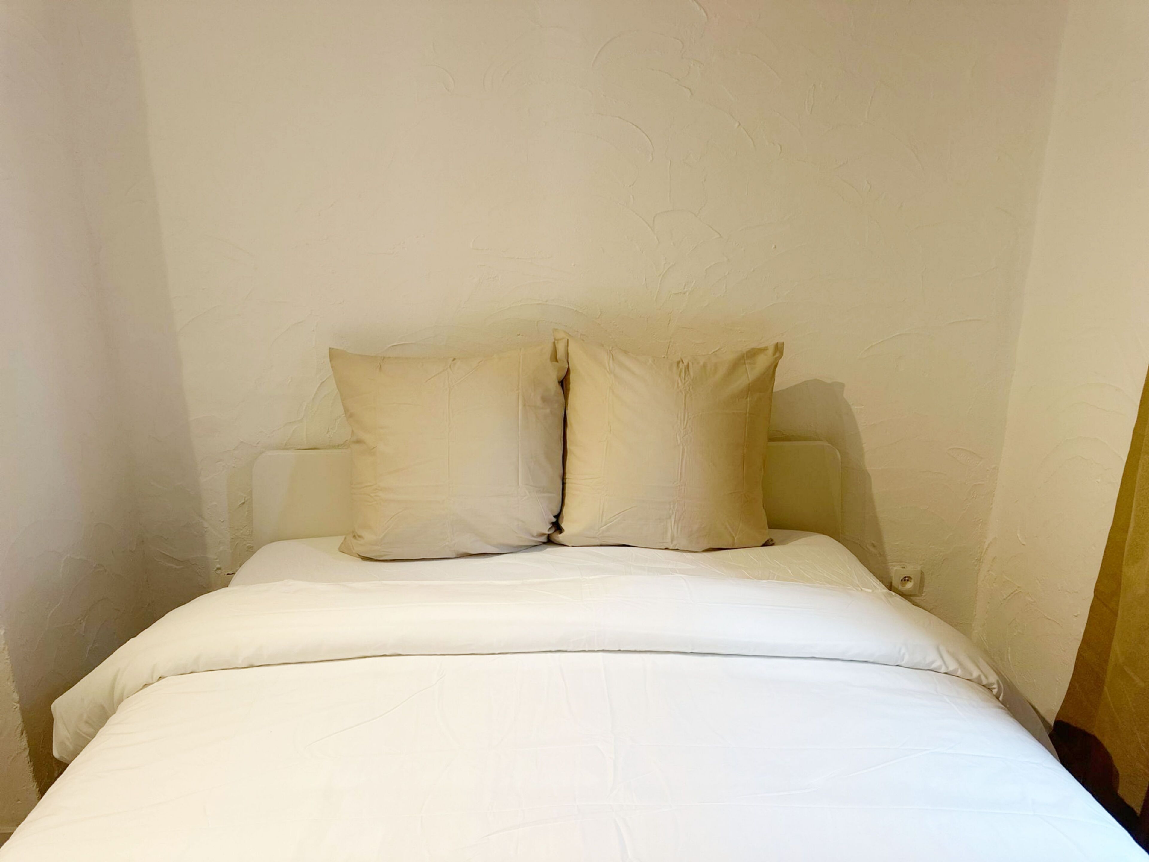 1 chambre, fer et planche à repasser, Wi-Fi gratuit, draps fournis