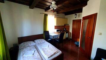 Classic Studio | Free WiFi