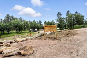 Miscellaneous - Secluded Glamping Retreat with Forest Trails Near Mount Rushmore in the Black Hills, South Dakota (Hermosa)