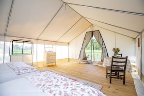 1 soverom, skrivebord, strykejern/-brett og wi-fi
