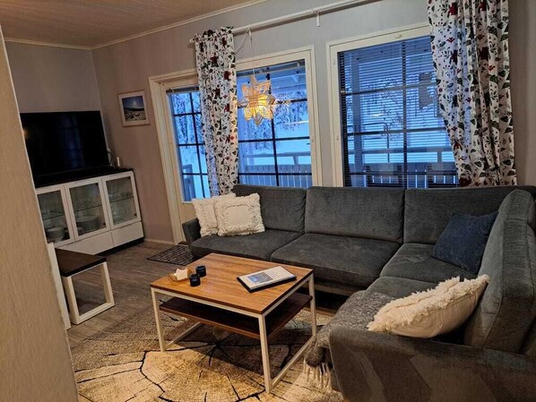 Standard Duplex, 3 Bedrooms, Sauna, Slope side | Living area