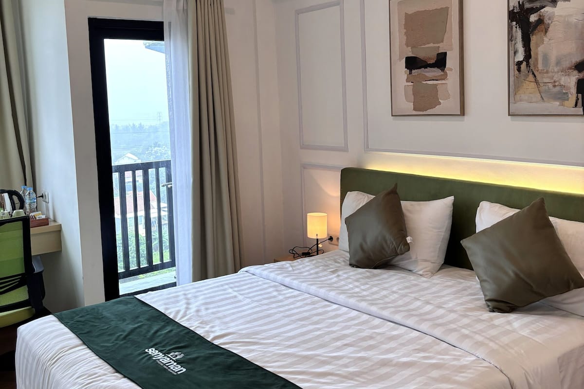 Exclusive Double Room, 1 Katil Ratu (Queen), Balcony, City View | Wi-fi percuma 