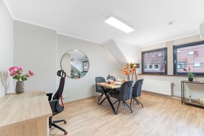 Dining - Vrbo Property (Bremen)