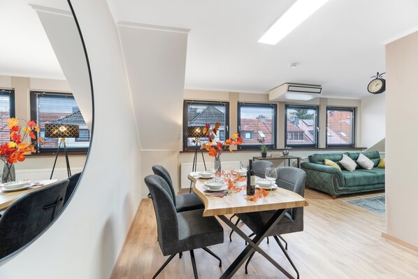 Dining - Vrbo Property (Bremen)