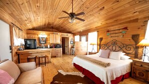 1 bedroom, desk, iron/ironing board, WiFi - Secluded and Romantic Cabin for Two with Private Hot Tub in Fredericksburg, Texas (Fredericksburg)