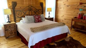 1 bedroom, desk, iron/ironing board, WiFi