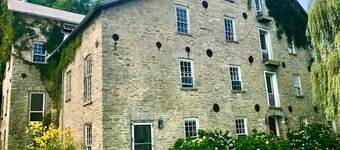 The Granary Flat at the Historic Glenora Mill