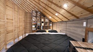 3 bedrooms, in-room safe, desk, iron/ironing board