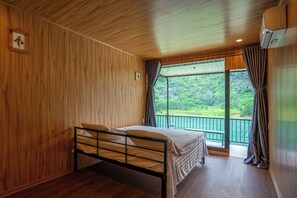 Double Room, River View | Free WiFi