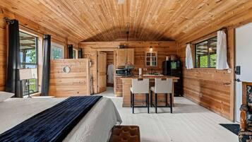 1 bedroom, desk, iron/ironing board, WiFi
