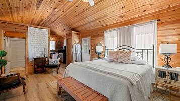1 bedroom, desk, iron/ironing board, WiFi