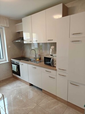 Private kitchen - Vrbo Property (Blomberg)
