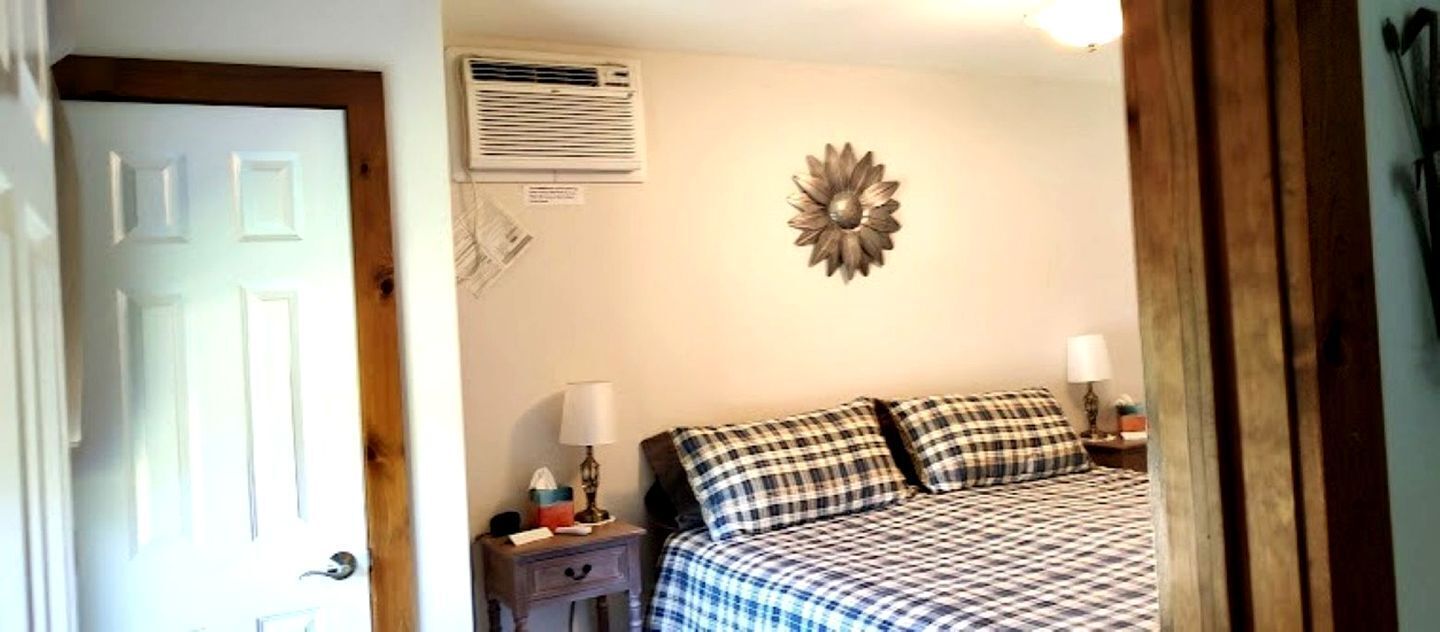 1 bedroom, iron/ironing board, travel crib, WiFi