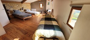 Iron/ironing board, travel crib, free WiFi, bed sheets - La Grange du Sotoul - Large house for 10 people with all comforts and private swimming pool (Soturac)