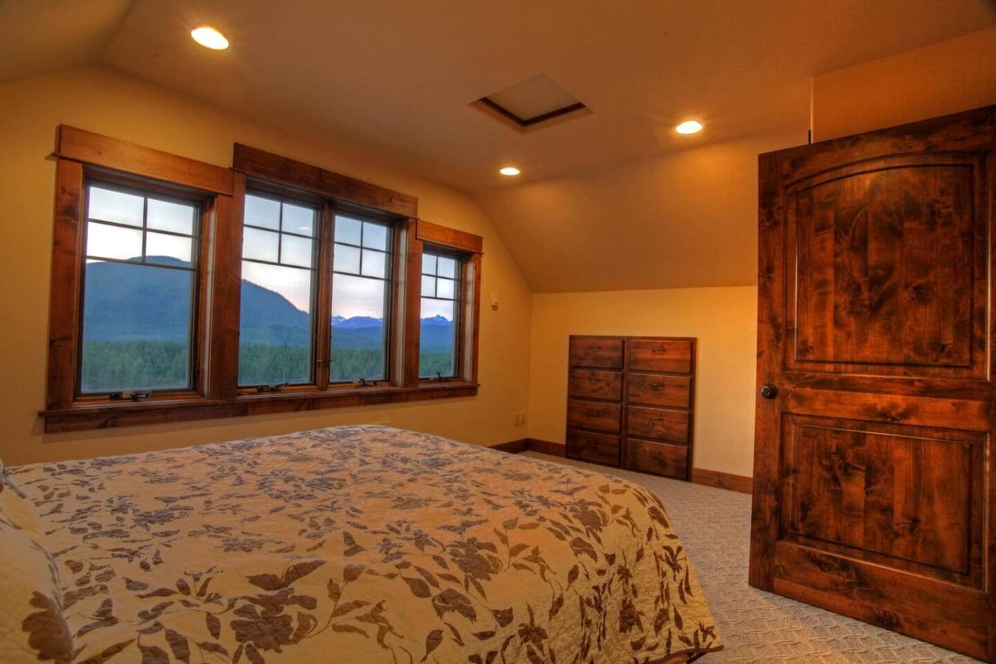 1 bedroom, in-room safe, desk, iron/ironing board