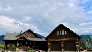 Exterior - Deluxe Getaway Rental in a Mountain Cabin near Lake McDonald, Montana (West Glacier)