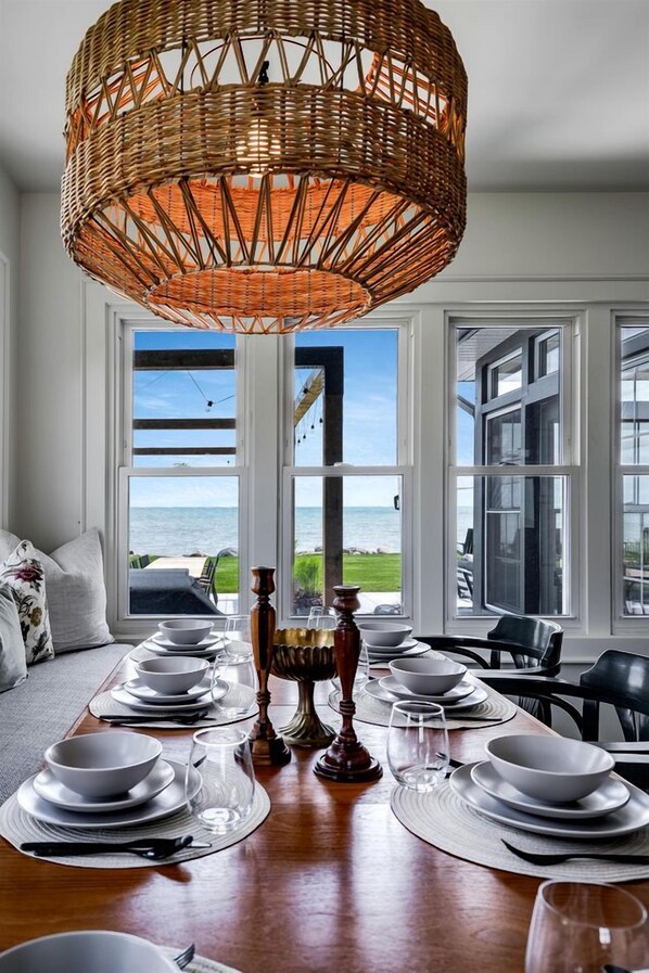 Unclassified image, 1 of 110, button - Spectacular Beach House with Gorgeous Sights in Kingsville, Ontario (Kingsville)