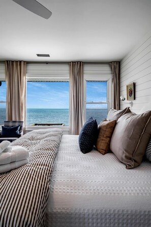4 Schlafzimmer, Schreibtisch, Bügeleisen/Bügelbrett, WLAN