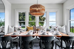 Dining - Spectacular Beach House with Gorgeous Sights in Kingsville, Ontario (Kingsville)