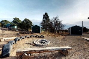 Property grounds - Enormous Ranch Impressive for Big Groups with BBQ and Fire Pit in Utah (Monticello)