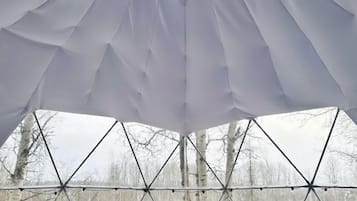 1 bedroom, bed sheets