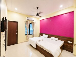 Desk, laptop workspace, free WiFi - Hotel Kashi by Signature Stayz (Varanasi)