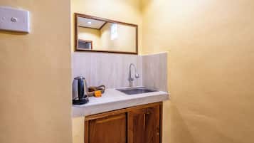 Double Room, Balcony, City View | Interior