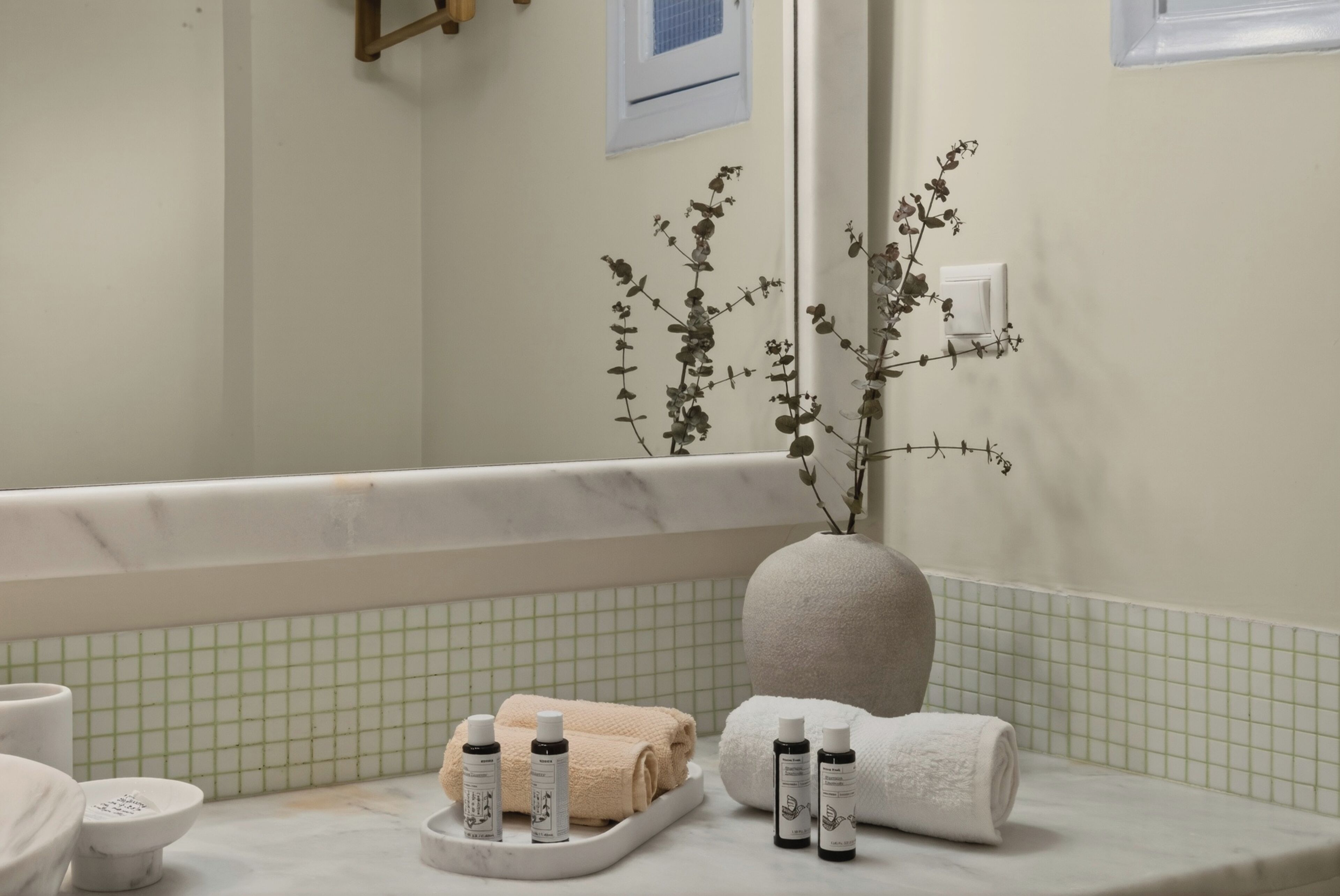 Chambre Double Classique, vue jardin | Salle de bain | Douche, serviettes fournies, shampoing