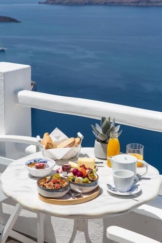 Mnimes Guesthouses Santorini 