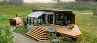 Luxurious Cabin with Outdoor Jacuzzi Great for Couples in Alberta