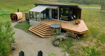 Luxurious Cabin with Outdoor Jacuzzi Great for Couples in Alberta