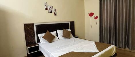 Deluxe Room | Free WiFi