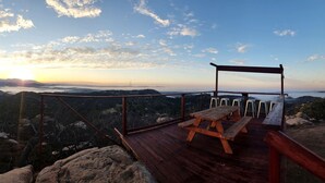 Outdoor dining - Luxurious Dome on Farm with Impressive Views at Splitrock Valley, California (Fallbrook)